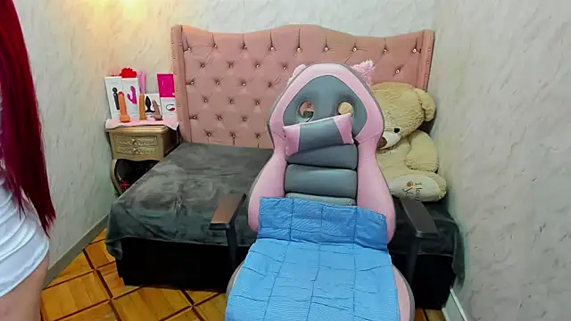 Lianngrace online show from October 31, 2025, 1:45 pm