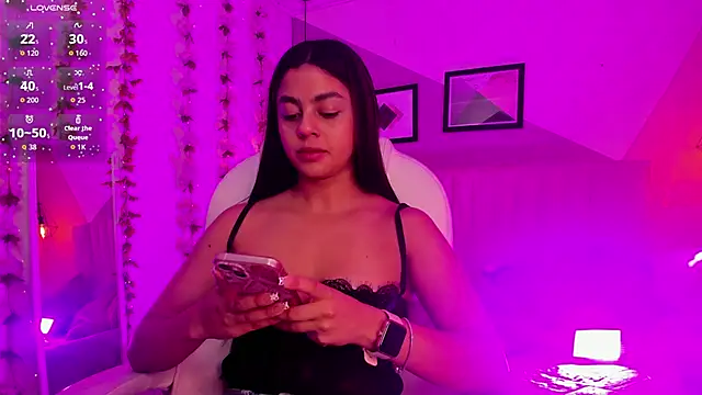 Bella walker  online show from November 28, 2025, 8:11 pm