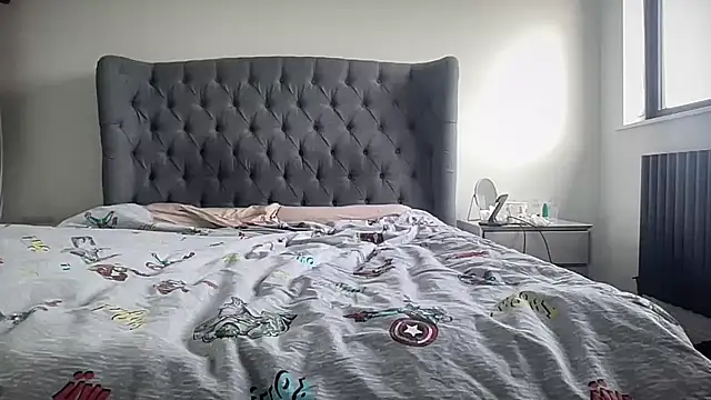 eatmypie69 online show from November 28, 2025, 9:34 am