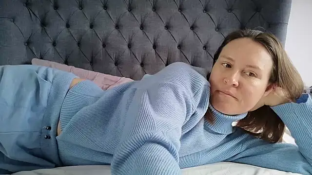 eatmypie69 online show from April 1, 2026, 9:54 am