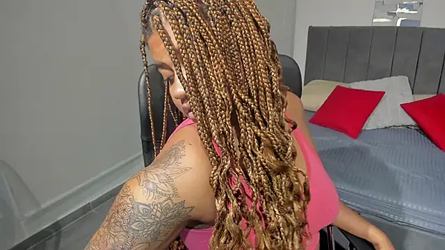 Snapshot of ZahraRose chatting on March 10, 2025, 11:53 am ZahraRose online show from March 10, 2025, 11:53 am