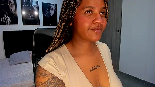Snapshot of ZahraRose chatting on September 9, 2025, 8:41 pm ZahraRose online show from September 9, 2025, 8:41 pm