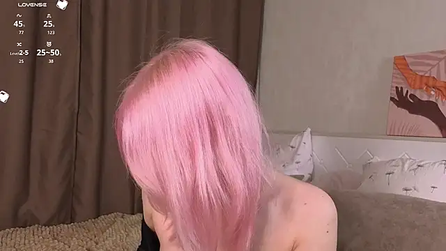 EdlaHewell online show from January 13, 2026, 1:11 am