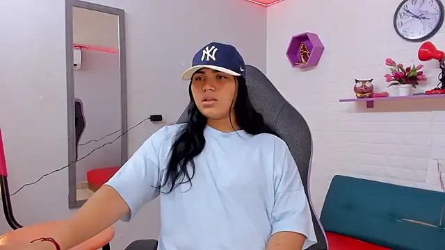 Snapshot of melany_rouse18 chatting on September 30, 2025, 1:54 am melany rouse18 online show from September 30, 2025, 1:54 am