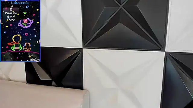 Snapshot of melany_rouse18 chatting on October 11, 2025, 4:33 am melany rouse18 online show from October 11, 2025, 4:33 am