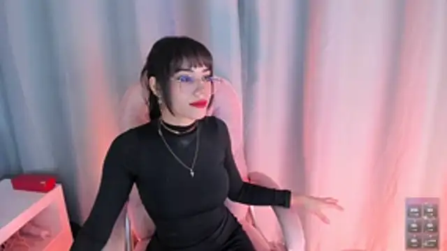 daenerysar5 online show from October 18, 2025, 1:12 pm
