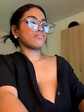 Snapshot of Dahiana_Giil chatting on September 19, 2025, 4:36 am Dahiana Giil online show from September 19, 2025, 4:36 am