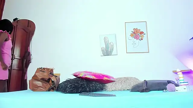 naomy 68 online show from March 5, 2025, 7:49 pm