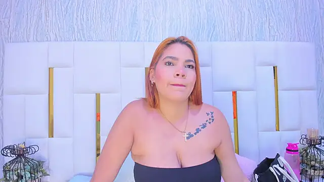 hillary uckerman  online show from December 21, 2025, 10:44 am