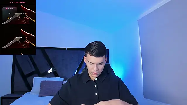 JacobRoberts1 online show from October 4, 2025, 8:51 pm