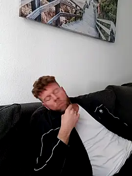 xXCR07xX online show from February 23, 2025, 8:39 am