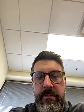 plaintreebull online show from March 11, 2026, 6:14 pm