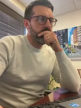 plaintreebull online show from March 17, 2026, 4:21 pm