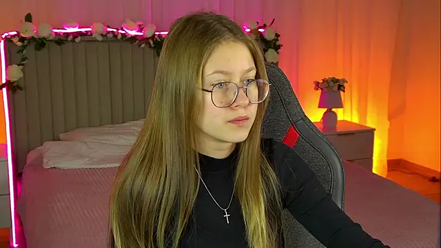 EveMundie online show from November 3, 2025, 6:14 am