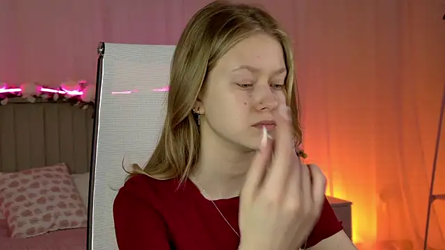 EveMundie online show from April 20, 2026, 9:45 am