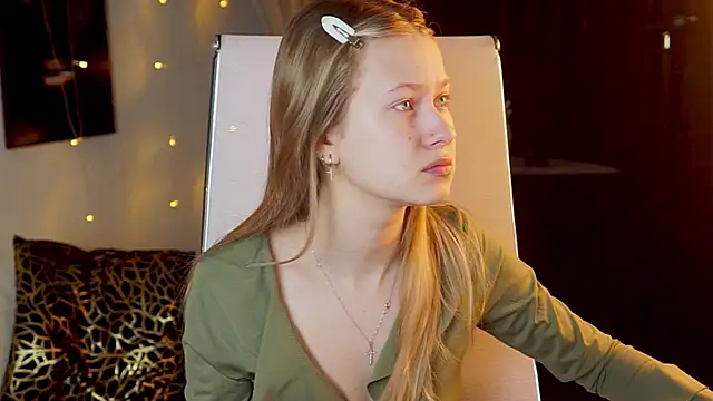 EveMundie online show from April 21, 2026, 7:03 am