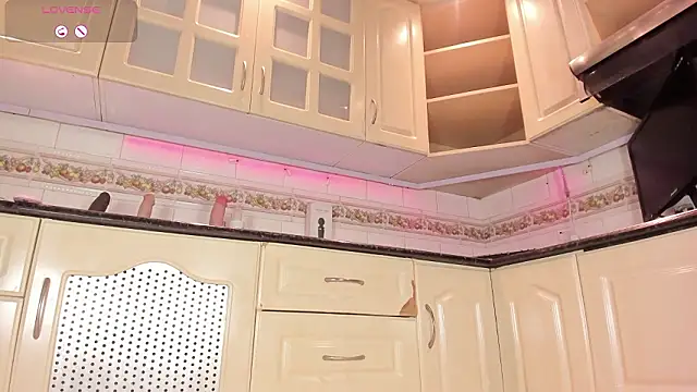 AnahisBennett online show from February 20, 2026, 6:26 am