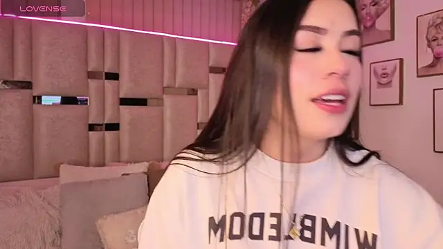 Snapshot of Ivanna_West chatting on February 22, 2026, 4:24 am Ivanna West online show from February 22, 2026, 4:24 am