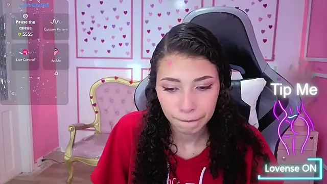 danatella a online show from December 18, 2025, 7:53 pm