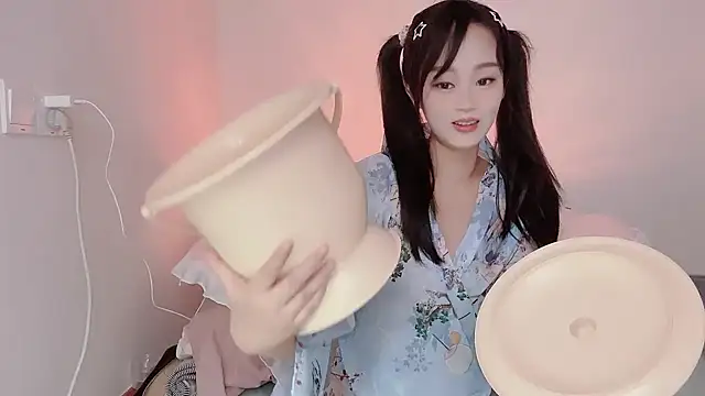 yueyue2003 online show from February 26, 2025, 2:14 pm