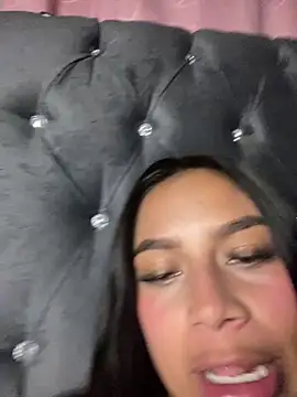 Emily sharlot online show from February 20, 2026, 6:26 am