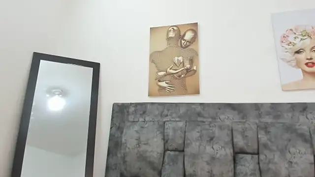 Chloe diamondss online show from March 17, 2025, 9:33 am