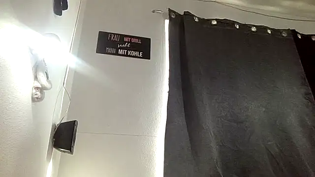 Snapshot of Miss_candymandy chatting on February 18, 2025, 12:49 pm Miss candymandy online show from February 18, 2025, 12:49 pm