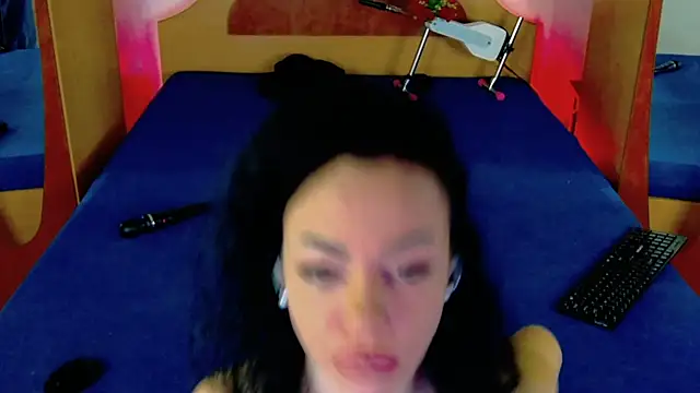 Sophie-Rosenfeld online show from October 24, 2025, 5:31 pm