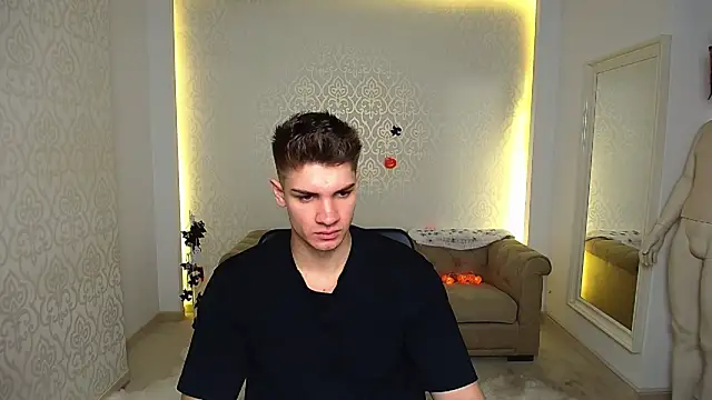 MaxKaiden online show from October 20, 2025, 5:08 am