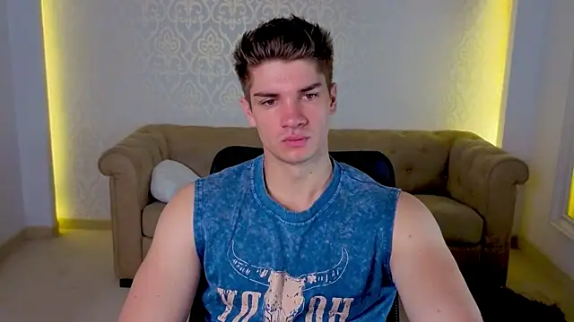 MaxKaiden online show from June 2, 2026, 3:41 am
