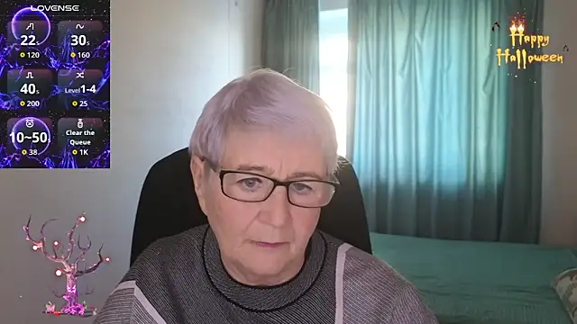 Snapshot of Sandra_Snowflake chatting on November 3, 2025, 11:44 am Sandra Snowflake online show from November 3, 2025, 11:44 am