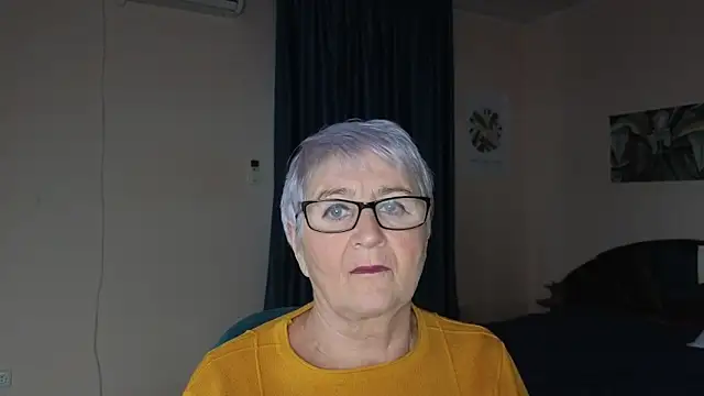 Snapshot of Sandra_Snowflake chatting on November 21, 2025, 12:04 pm Sandra Snowflake online show from November 21, 2025, 12:04 pm