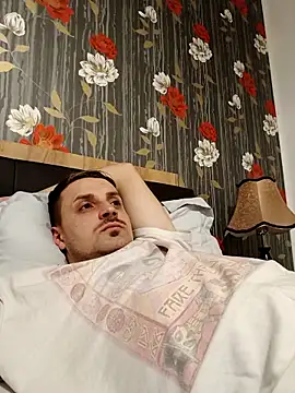 Snapshot of Eusuntnoulgigolo chatting on December 15, 2025, 7:40 pm Eusuntnoulgigolo online show from December 15, 2025, 7:40 pm