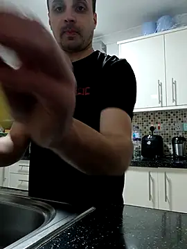 Snapshot of Eusuntnoulgigolo chatting on February 17, 2026, 6:36 pm Eusuntnoulgigolo online show from February 17, 2026, 6:36 pm