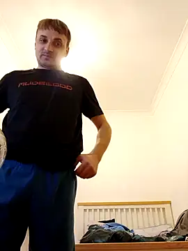 Snapshot of Eusuntnoulgigolo chatting on February 18, 2026, 6:37 pm Eusuntnoulgigolo online show from February 18, 2026, 6:37 pm