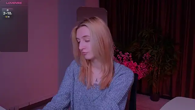 aishiro online show from December 1, 2025, 1:38 pm