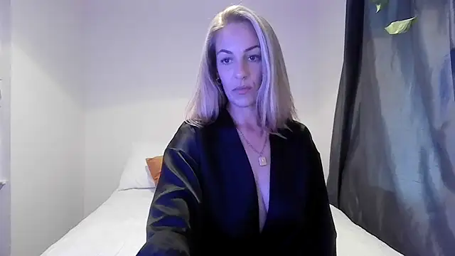 Snapshot of Edenfox- chatting on September 28, 2025, 5:07 pm Edenfox- online show from September 28, 2025, 5:07 pm