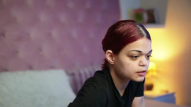 MaiaMini online show from April 15, 2026, 7:32 pm