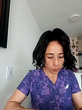 Coeur de luxure online show from November 5, 2025, 7:03 pm