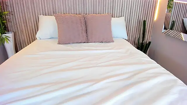 Snapshot of GeorginaReyes chatting on September 13, 2025, 10:53 pm GeorginaReyes online show from September 13, 2025, 10:53 pm