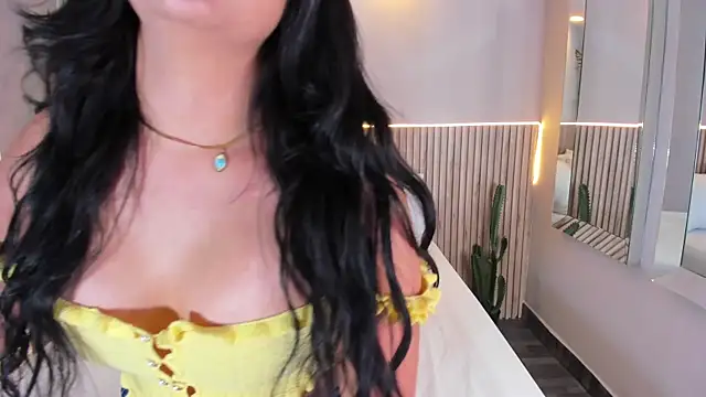 Snapshot of GeorginaReyes chatting on November 26, 2025, 10:44 pm GeorginaReyes online show from November 26, 2025, 10:44 pm