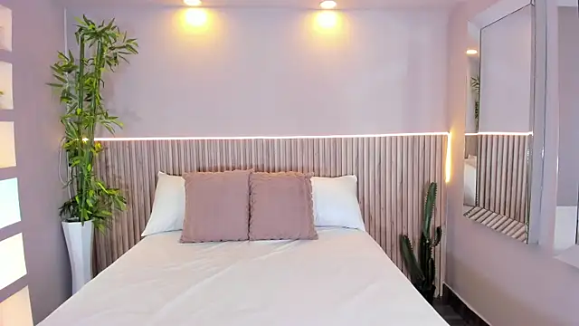 GeorginaReyes online show from December 13, 2025, 10:48 pm