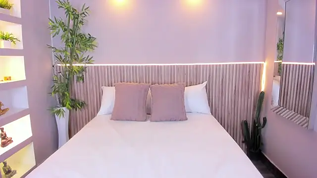 GeorginaReyes online show from April 13, 2026, 10:59 pm