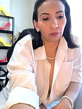 Mrsvictoriaaa online show from April 23, 2026, 8:11 pm