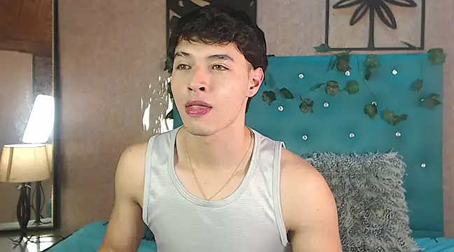 Snapshot of LiamAndrewzz chatting on February 19, 2025, 8:10 pm LiamAndrewzz online show from February 19, 2025, 8:10 pm