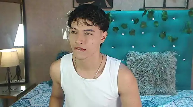 Snapshot of LiamAndrewzz chatting on March 6, 2025, 5:22 pm LiamAndrewzz online show from March 6, 2025, 5:22 pm