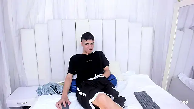 frank jhonsson online show from October 25, 2025, 2:13 pm