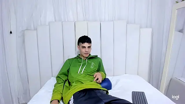 frank jhonsson online show from October 28, 2025, 2:09 pm