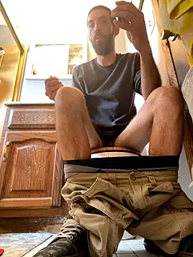 QueenM3 online show from September 25, 2025, 6:11 pm