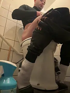 Snapshot of pesyelisa chatting on February 25, 2025, 3:05 pm pesyelisa online show from February 25, 2025, 3:05 pm